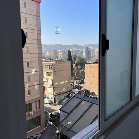 Blloku's Urban 2br-retreat: Steps From Bars, Cafes, And Shopping * Tirana