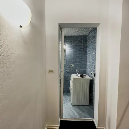 Blloku's Urban 2br-retreat: Steps From Bars, Cafes, And Shopping Tirana