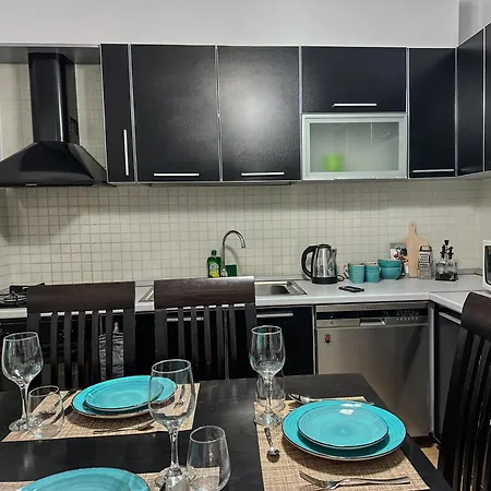 Blloku's Urban 2br-retreat: Steps From Bars, Cafes, And Shopping Apartment Tirana