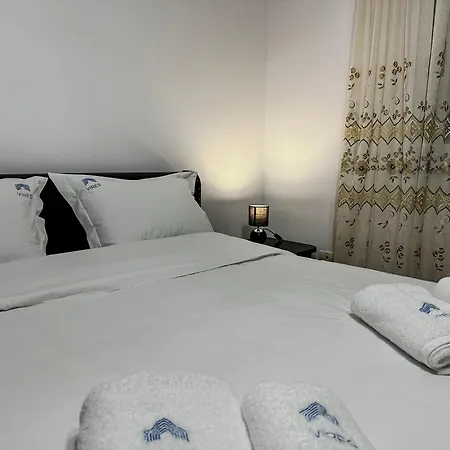 Blloku's Urban 2br-retreat: Steps From Bars, Cafes, And Shopping Apartment