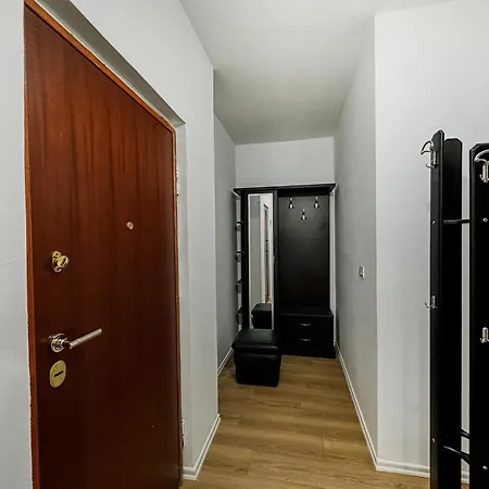 Blloku's Urban 2br-retreat: Steps From Bars, Cafes, And Shopping Apartment Tirana