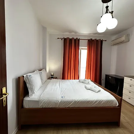 Blloku's Urban 2br-retreat: Steps From Bars, Cafes, And Shopping Apartment