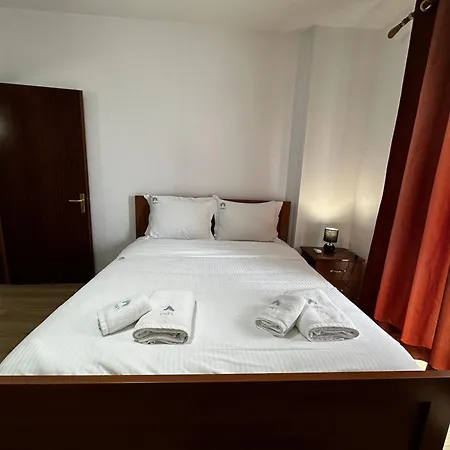 Blloku's Urban 2br-retreat: Steps From Bars, Cafes, And Shopping