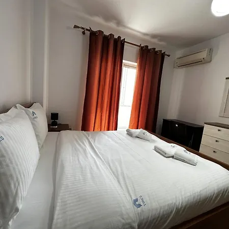 Blloku's Urban 2br-retreat: Steps From Bars, Cafes, And Shopping Apartment Tirana